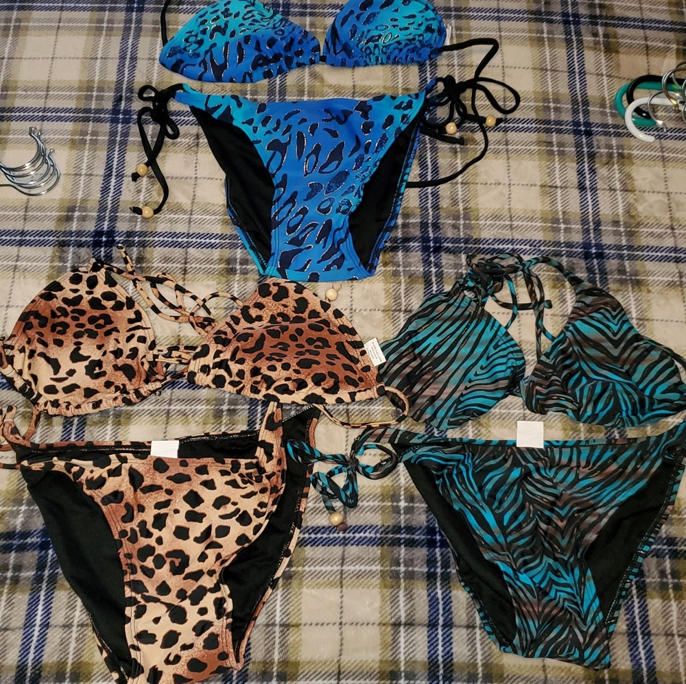 3 sets of swimsuits size large